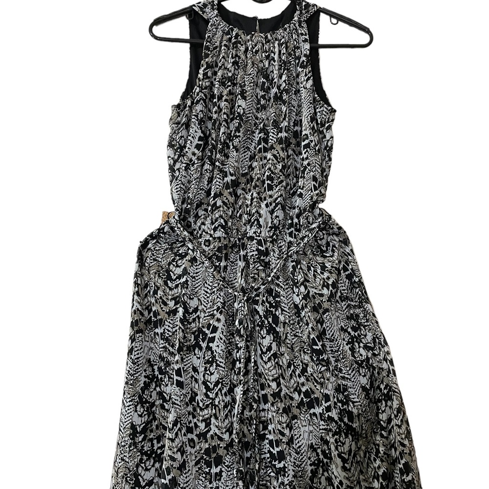 Printed Gray, White & Black uneven length Haltered soft Polyester Flowy Dress